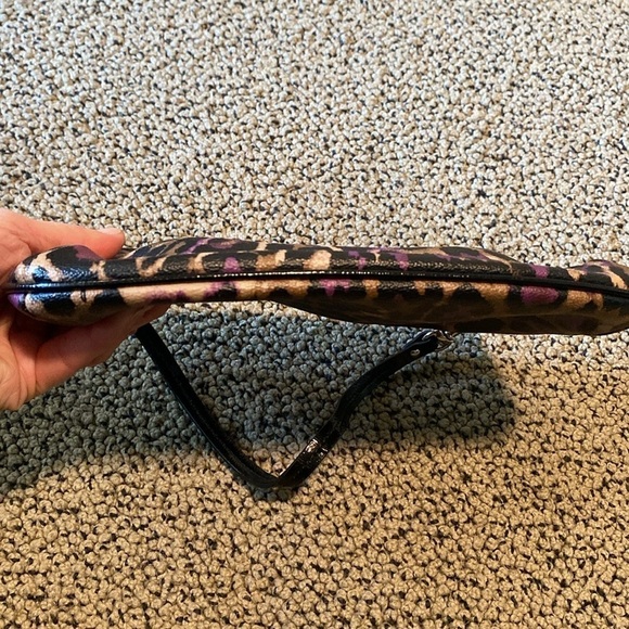 Coach Patent Leather & Leopard Print Purse/Wristlet in Like New Condition - Picture 6 of 8